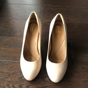 Clarks Pumps 8.5